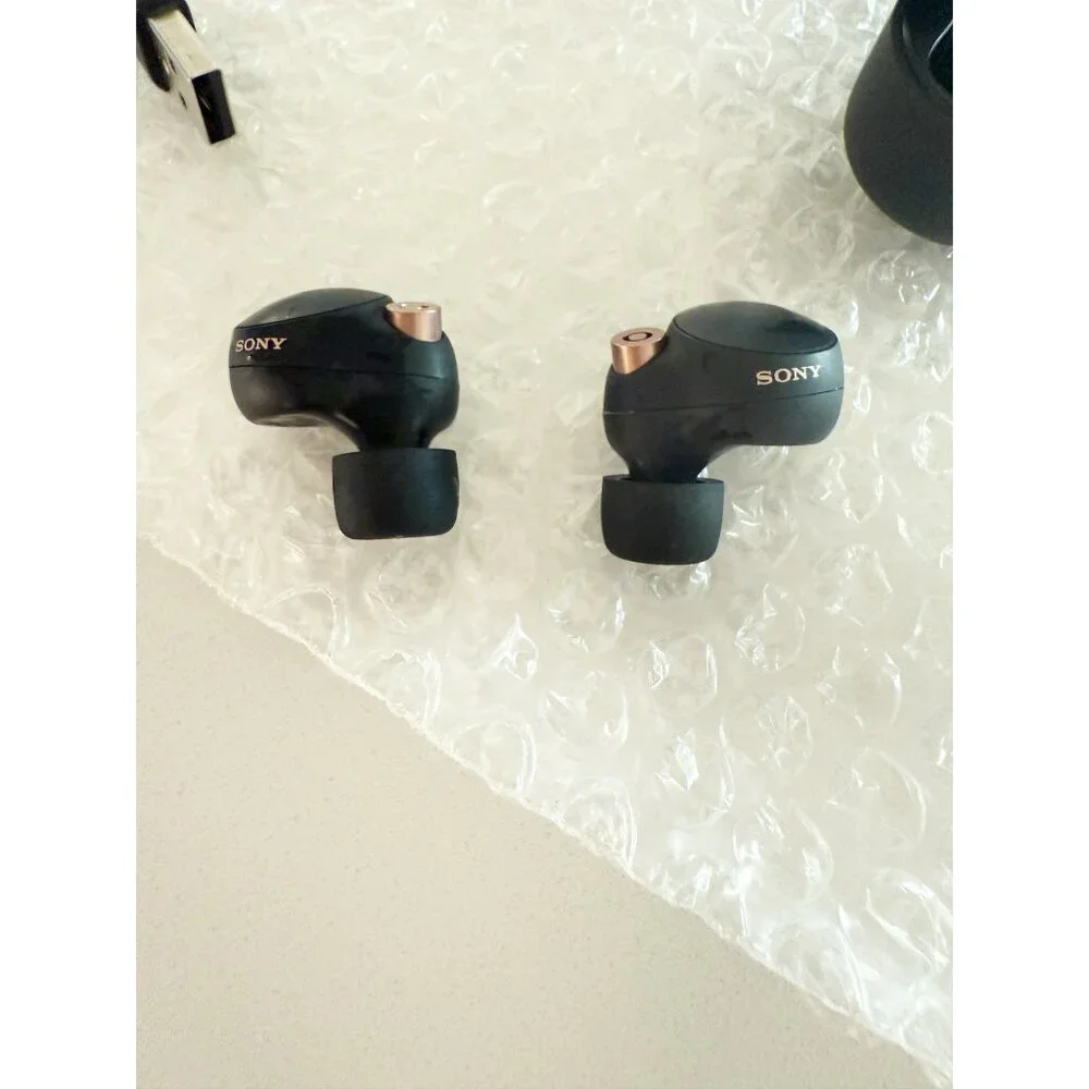 Sony - WF1000XM4 True Wireless Noise Cancelling Earbuds - Black - Picture 6 of 11